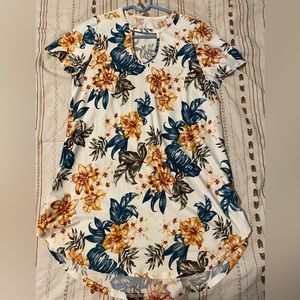 Honeyme Top, new never worn